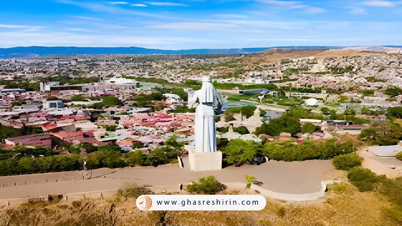 مجسمه مادر گرجستان (Kartlis Deda)