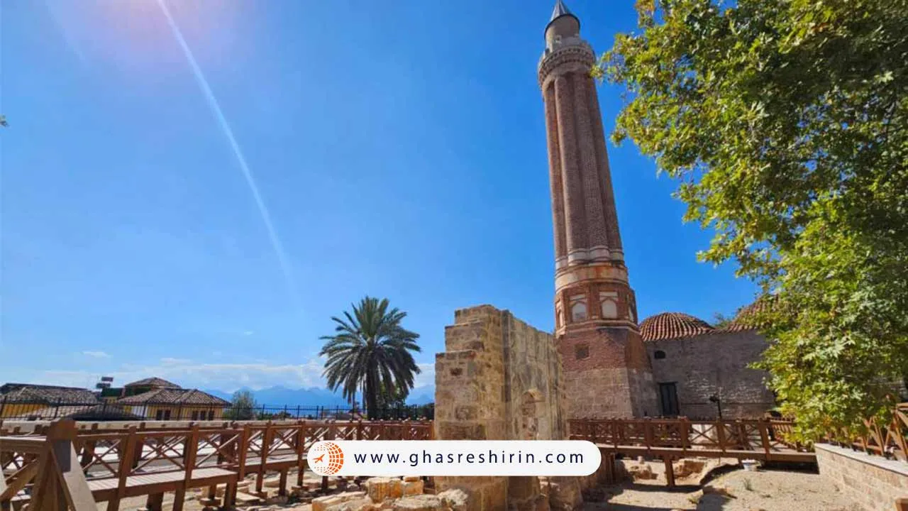 مسجد منارهی آجری