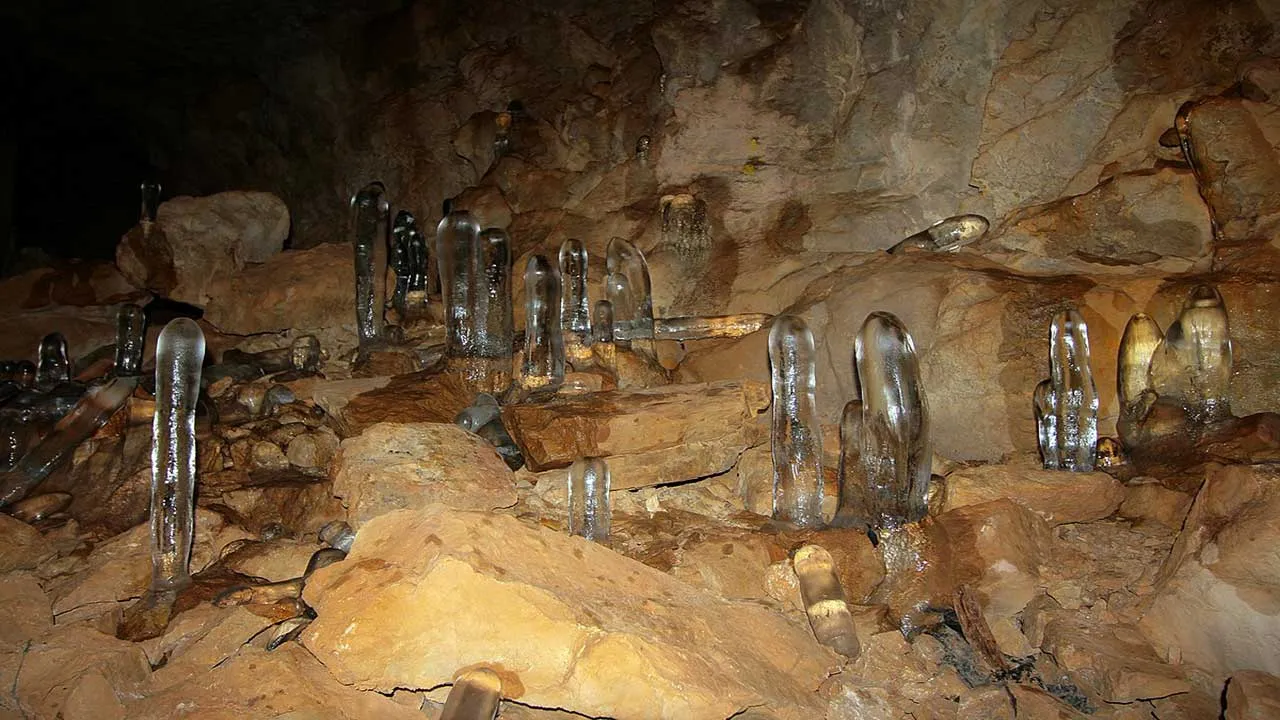 غار یخ‌ مراد البرز