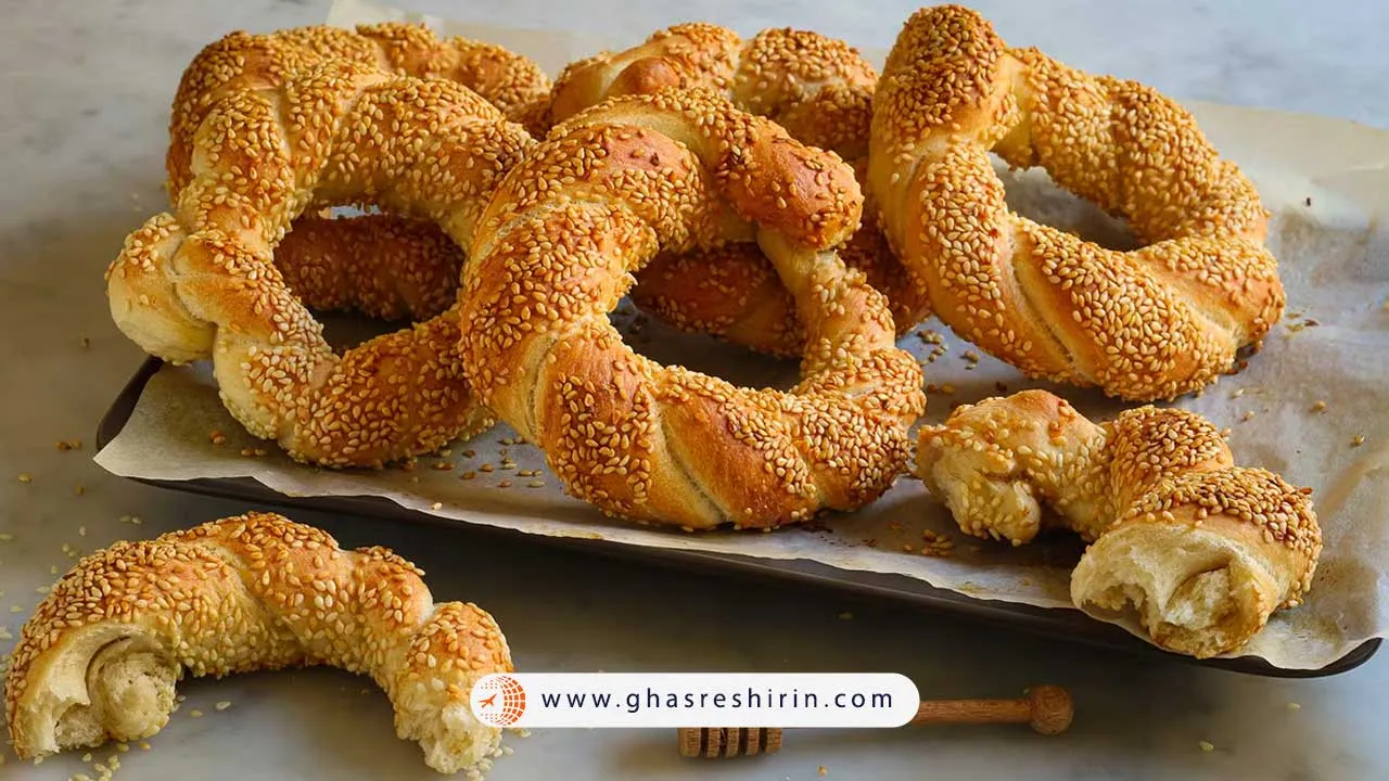 سیمیت (Simit) یکی از بهترین غذاهای خیابانی استانبول ترکیه