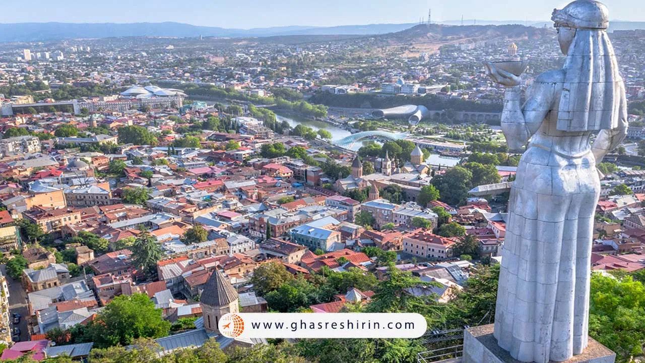 مجسمه مادر(بانوی گرجی) در تفلیس