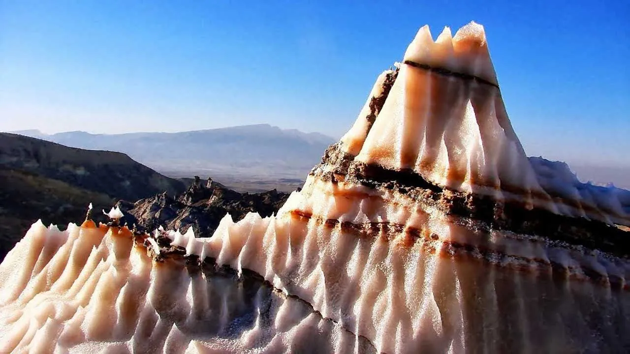 گنبد نمکی جاشک