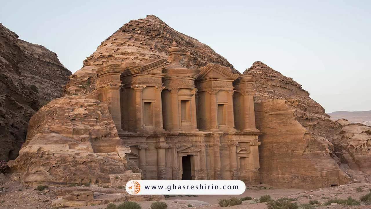 صومعه (Ad-Deir): صومعه مرتفع