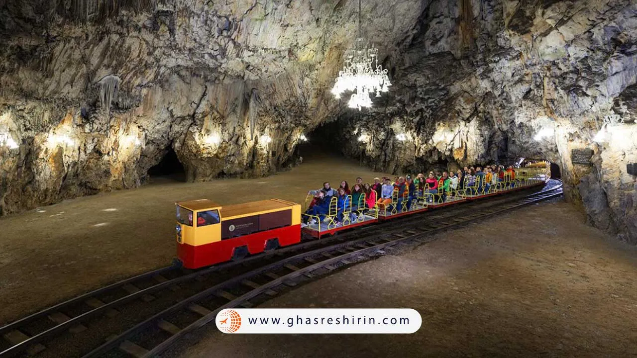 غار پستوینا (Postojna Cave)