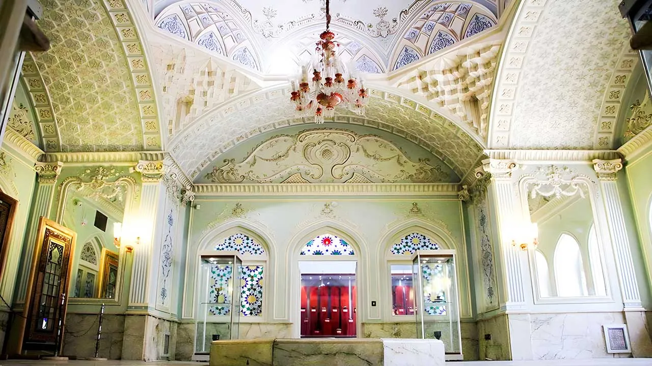 جشن نور و آیینه در قصر روشنایی یزد