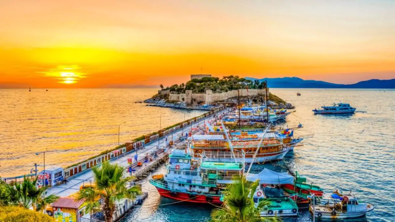 جاذبه های کوش آداسی