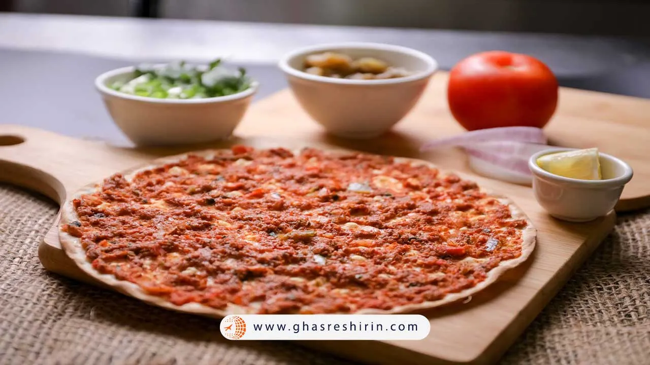 پیتزای ارمنی یا (Lahmajoon)