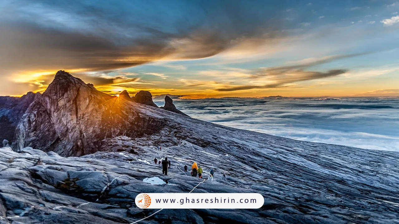 کوه کینابالو (Mount Kinabalu)