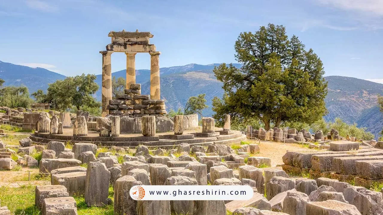معبد آپولو در دلفی