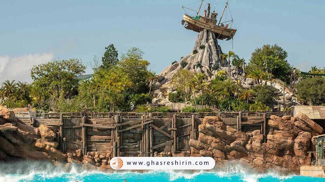 پارک آبی و شهربازی وی لاگون (V Lagoon Water Park and Amusement Park)