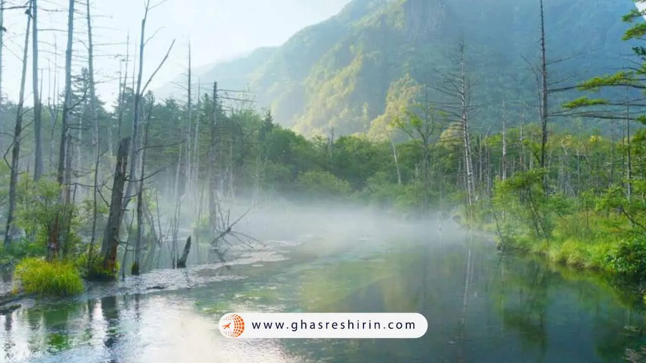 چرا دریاچه غربی افسون شده است