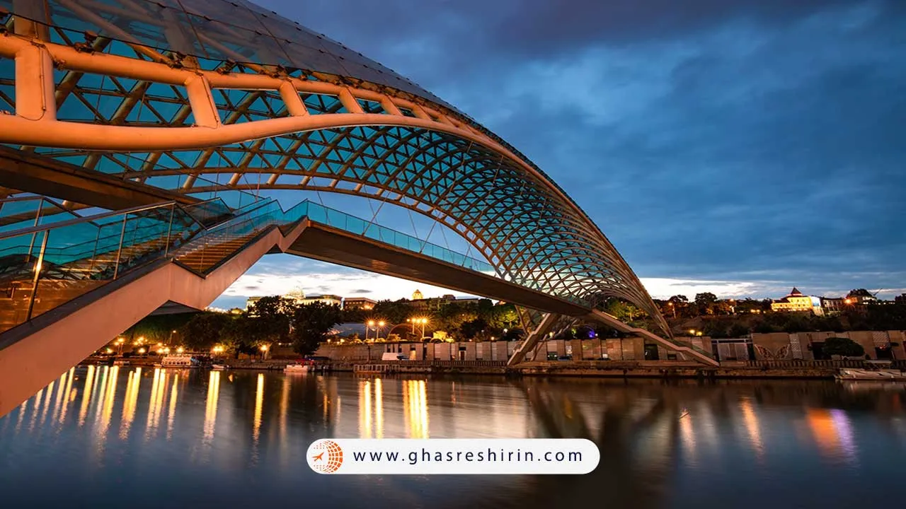 پل صلح در تفلیس 