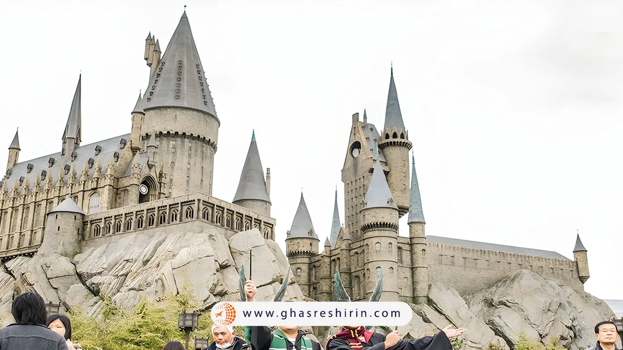 سوار بر جارو: سفر به دنیای جادویی هری پاتر (The Wizarding World of Harry Potter)