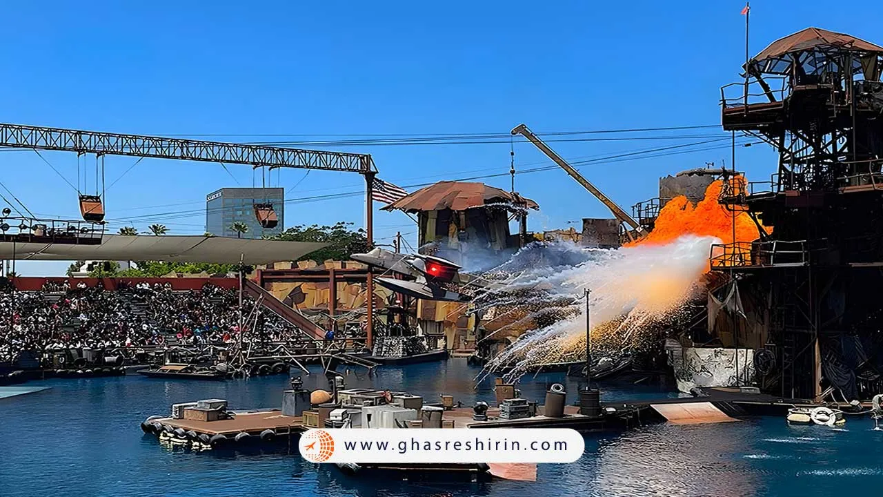 واتر ورلد: نمایش اکشن زنده (WaterWorld)