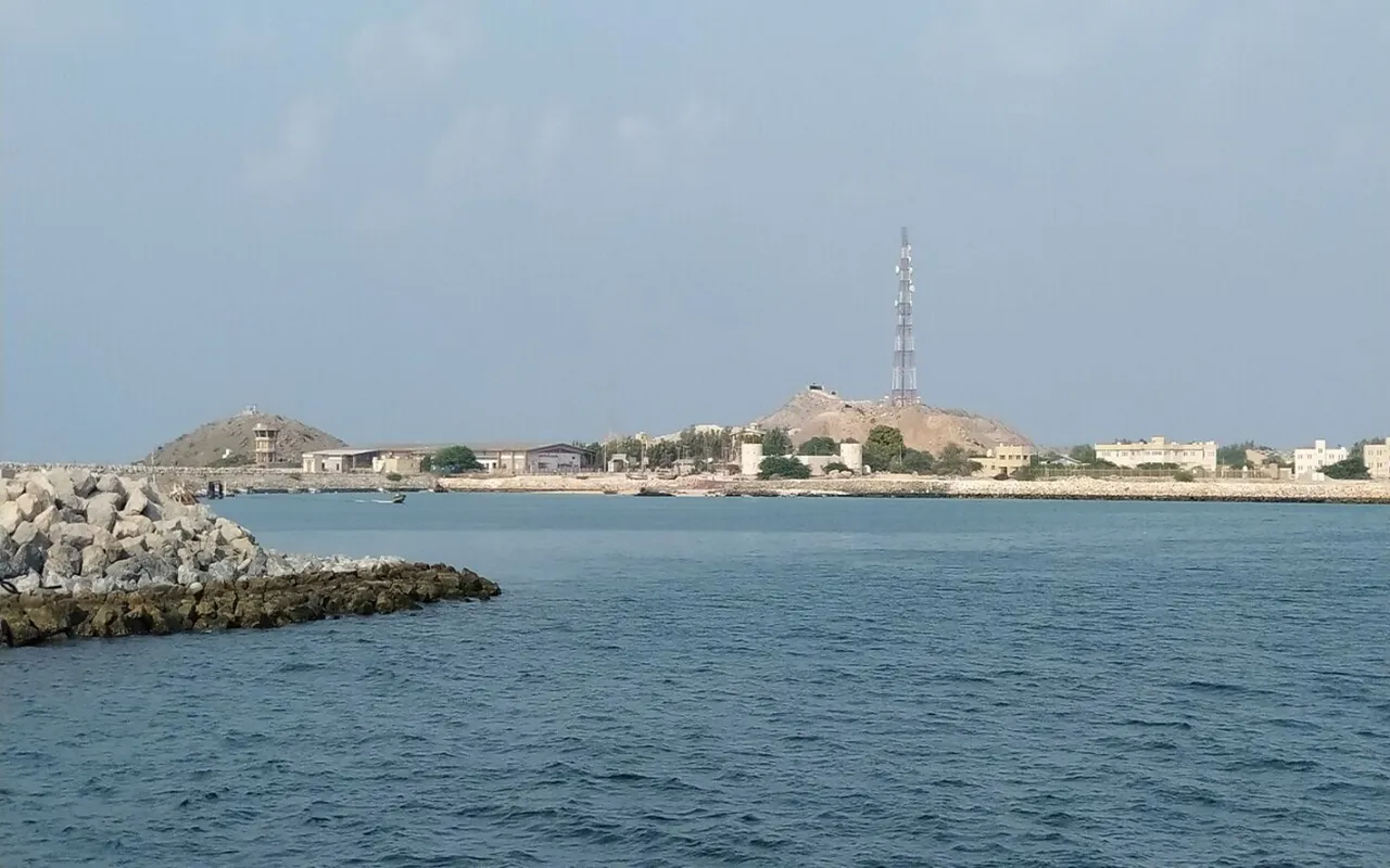 تنب بزرگ و تنب کوچک