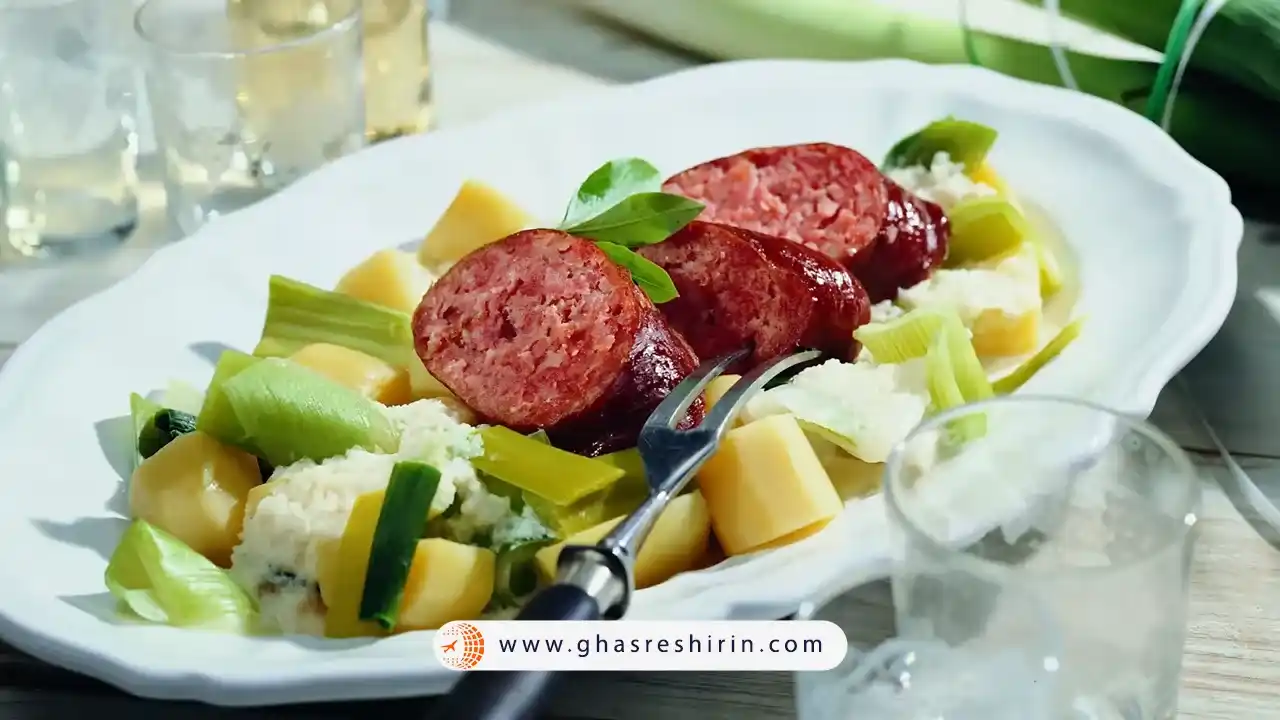 سیب زمینی و سوسیس سوئیسی