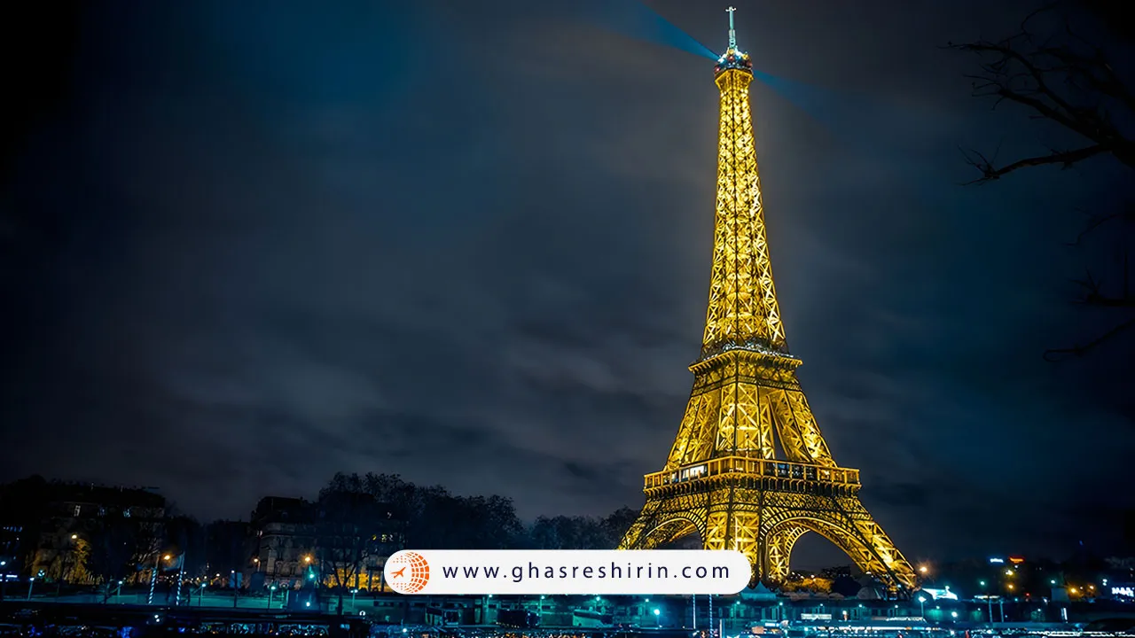 عکس برج ایفل در شب