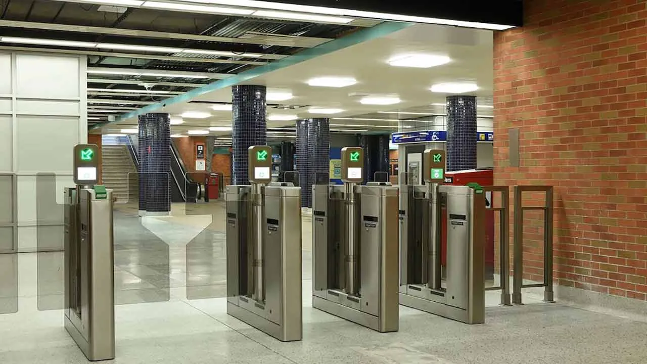 گیت فرودگاه به چه چیزهایی حساس است؟