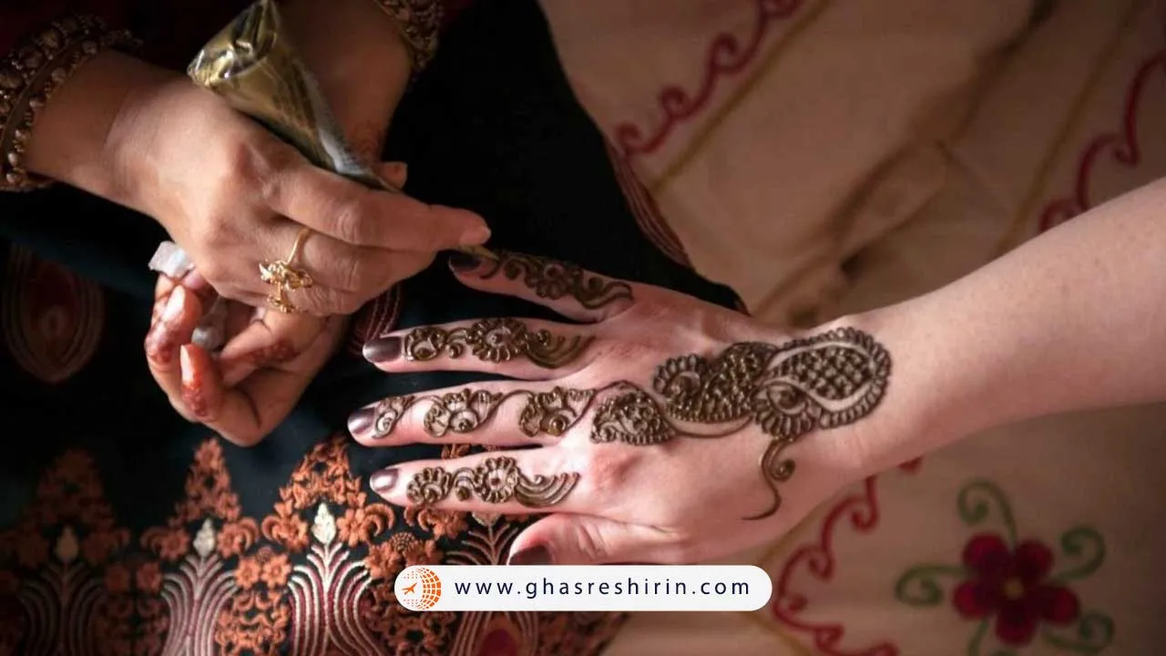 نقاشی با حنا در تور سافاری دبی