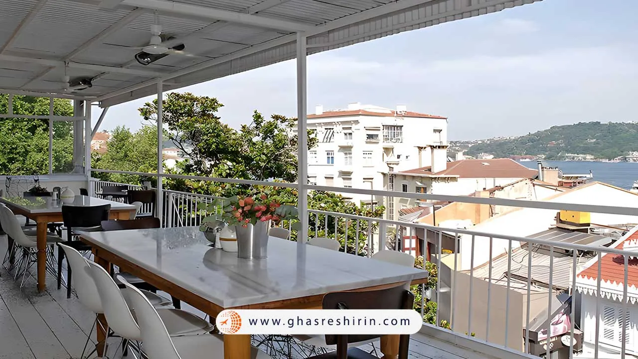 کافه ساحلی مانگری ببک (Mangerie Bebek) در استانبول