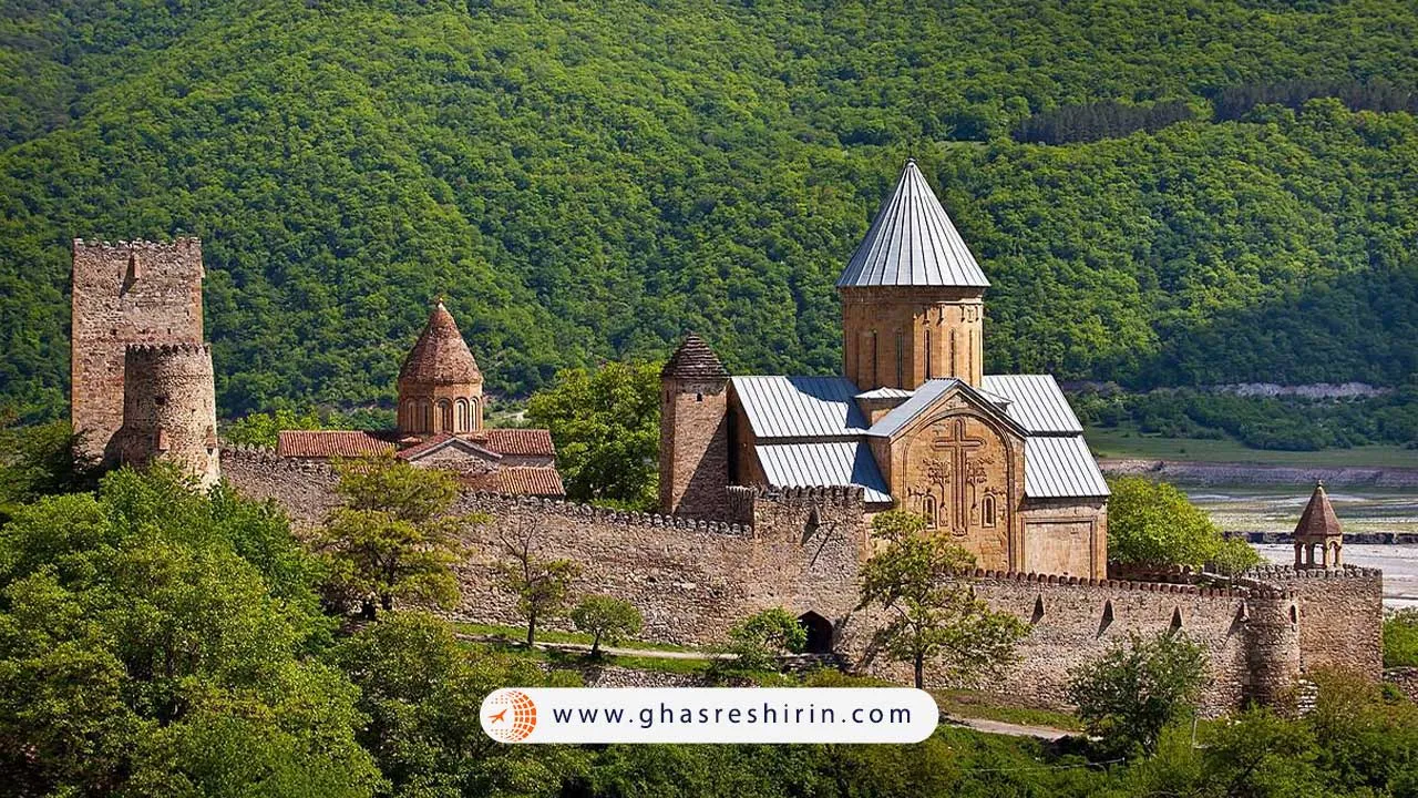 قلعه آنانوری (Ananuri Fortress)