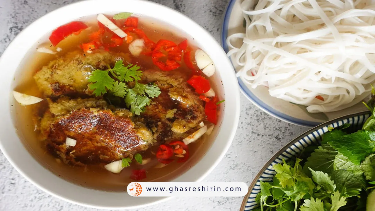 بان بو نام بو (Bun Bo Nam Bo): سالاد نودل با گوشت گریل شده