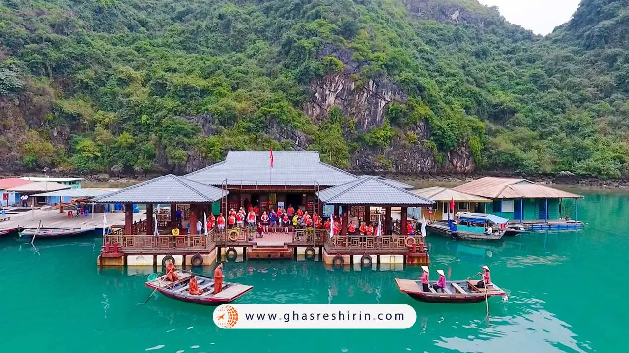 دهکده شناور کوآ وان (Cua Van Floating Village)