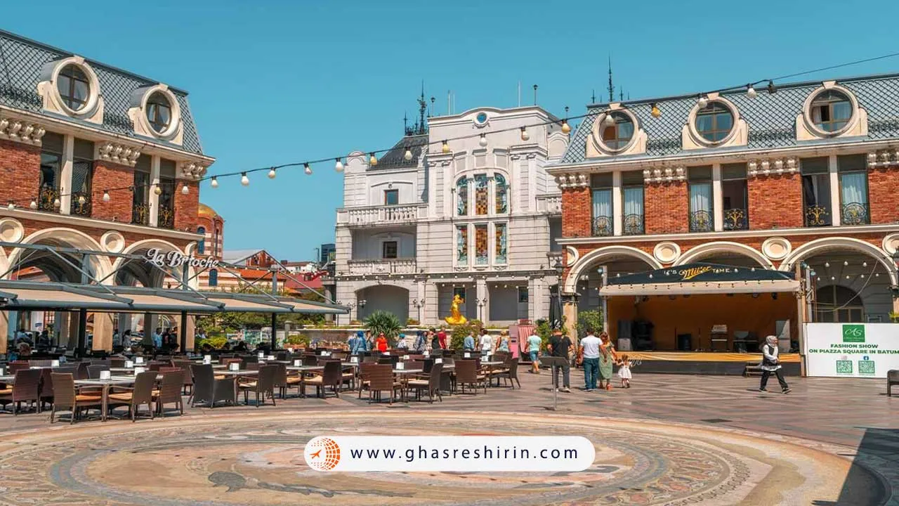 میدان پیازا (Piazza Square Batumi) از جاهای دیدنی گرجستان