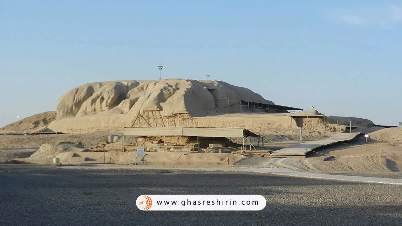 تپه سیلک یکی از مناطق دیدنی کاشان