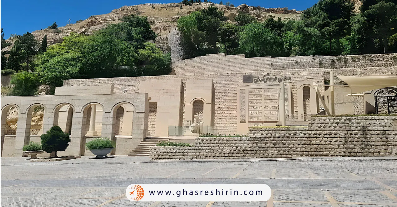 آرامگاه خواجوی کرمانی