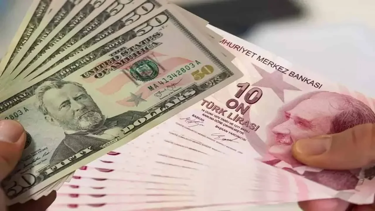 در سفر به ترکیه لیر ببریم یا دلار؟ بهترین انتخاب برای صرفه‌ جویی در هزینه‌ ها