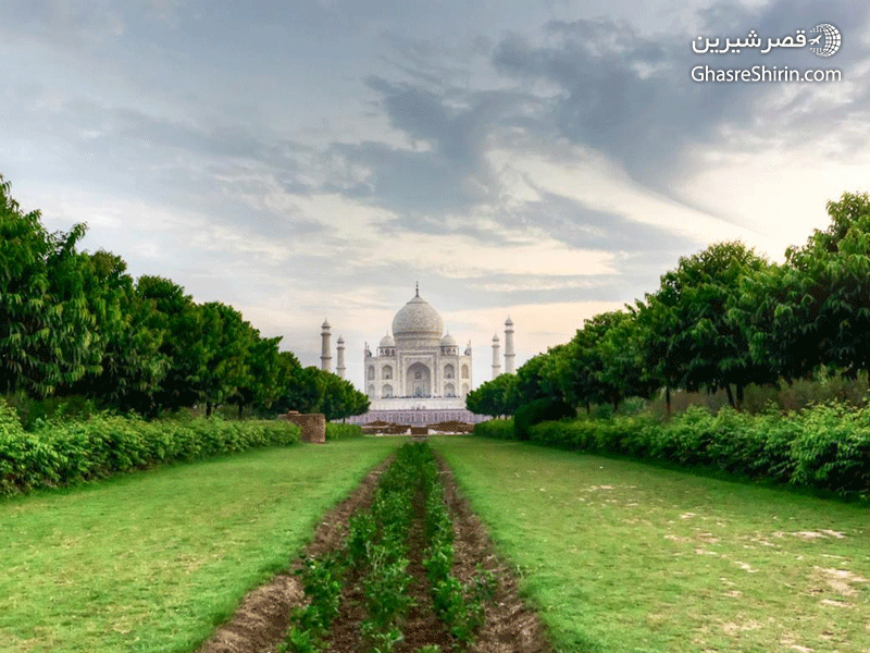 جاذبه های گردشگری آگرا با مهتاب باغ