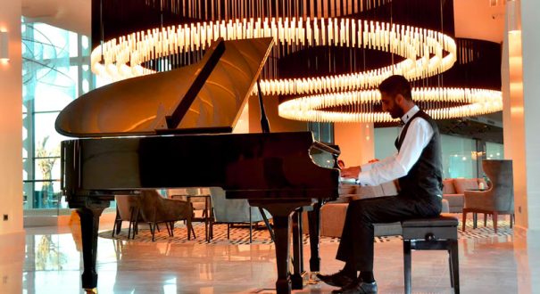 موسیقی زنده در هتل ویند آف لارا آنتالیا موسیقی زنده در هتل ویند آف لارا آنتالیا