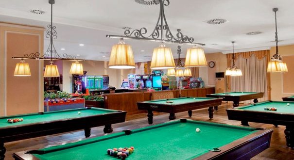 سالن بیلیارد هتل آستریا کرملین پالاس آنتالیا سالن بیلیارد هتل آستریا کرملین پالاس آنتالیا