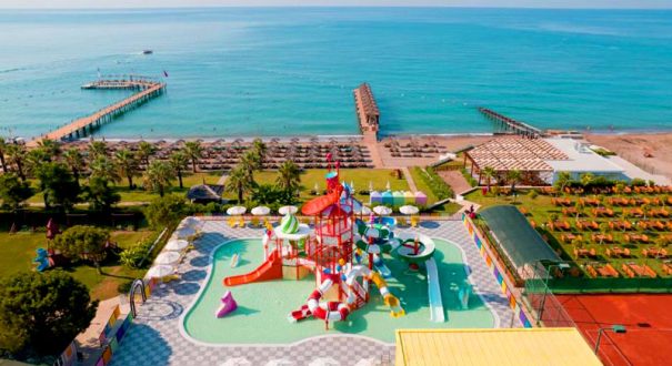 پارک بازی کودکان هتل آستریا کرملین پالاس آنتالیا پارک بازی کودکان هتل آستریا کرملین پالاس آنتالیا