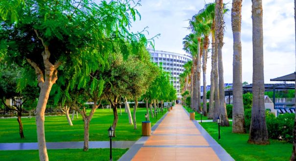 باغ هتل کریستال سنترو آنتالیا باغ هتل کریستال سنترو آنتالیا