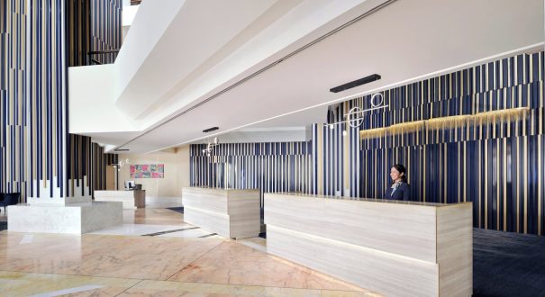 hotel-crowne-plaza-dubai (2) هتل کرون پلازا دبی (Crowne Plaza Dubai)