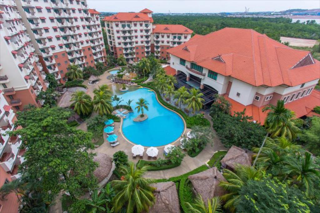 هتل هالیدی این ریزورت (Holiday Inn Resort Phuket)