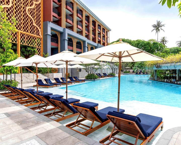 هتل آویستا گرند کارون پوکت (Avista Grande Phuket)