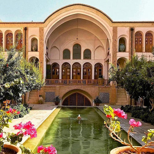  سفر به گذشته با اقامت در هتل‌های سنتی ایران