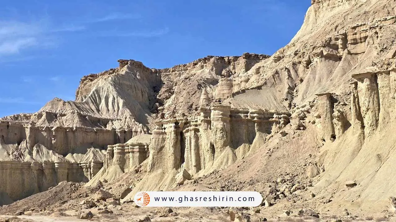 مجموعه ای از سنگ های فرسایش یافته