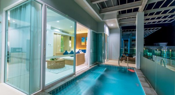 استخر سرپوشیده هتل استخر سرپوشیده هتل