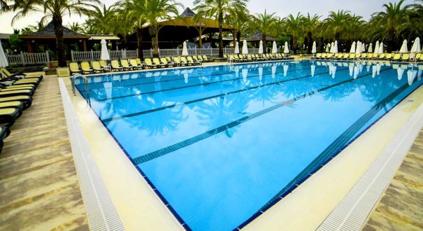 استخر روباز هتل رویال وینگز آنتالیا استخر روباز هتل رویال وینگز آنتالیا