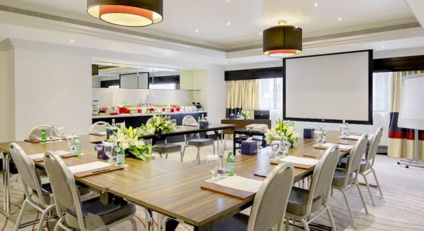 اتاق جلسات هتل تاورز روتانا دبی اتاق جلسات هتل تاورز روتانا دبی