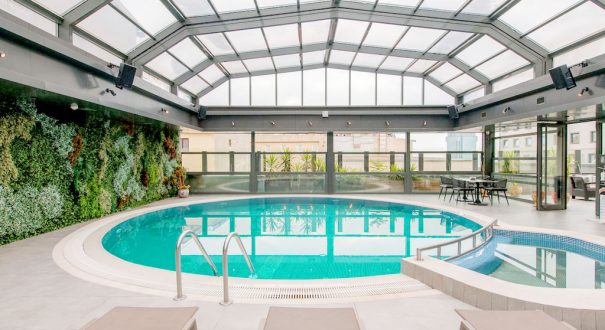 استخر سرپوشیده هتل گلدن ایج استانبول استخر سرپوشیده هتل گلدن ایج استانبول