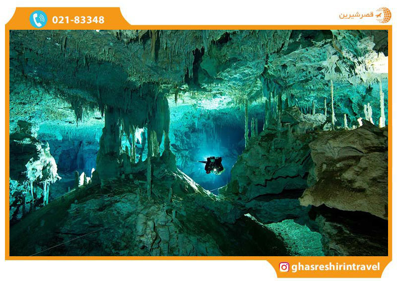 غار آبی دوس اوجوس در مکزیک
