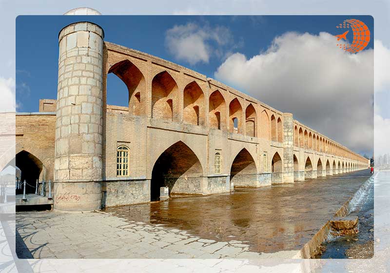 سی‌وسه پل - از معروف ترین بناهای تاریخی ایران