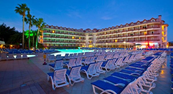 استخر روباز هتل استخر روباز هتل