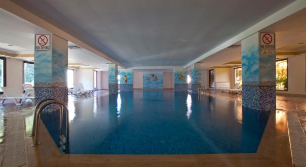 استخر سرپوشیده هتل استخر سرپوشیده هتل