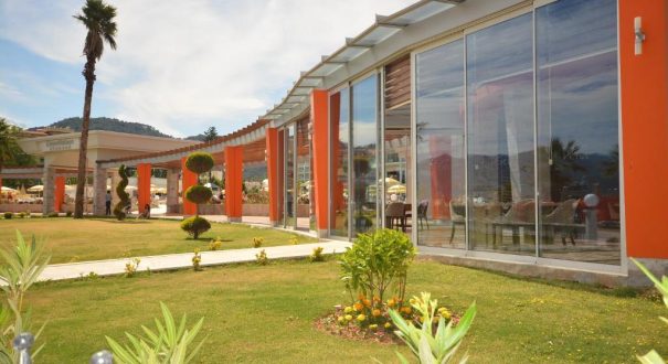 فضای سبز هتل فضای سبز هتل